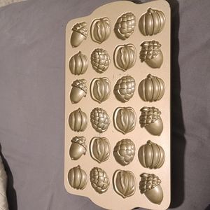 NORDICWARE FALL CAKELET PAN **HARD TO FIND**